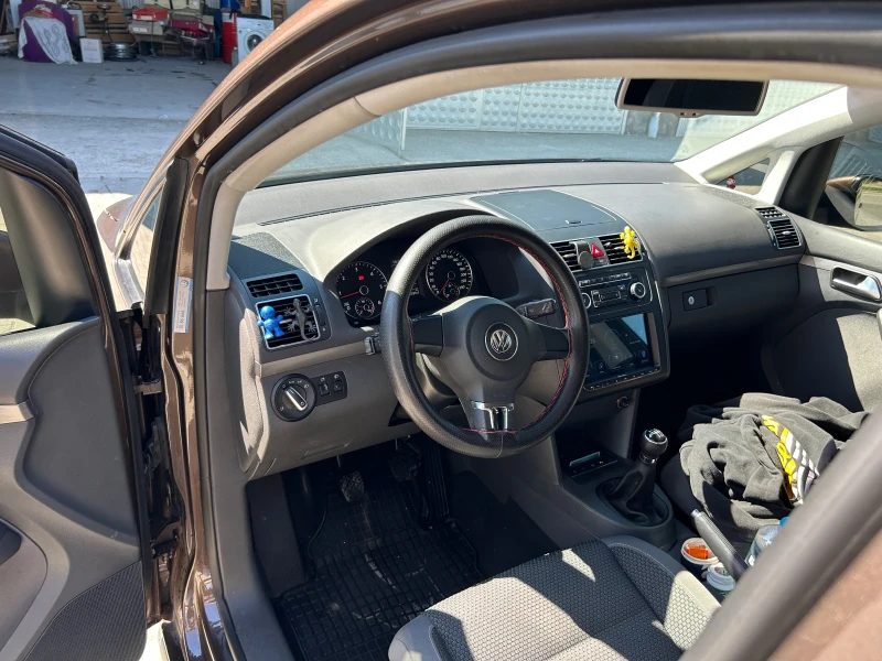 VW Touran, снимка 5 - Автомобили и джипове - 50309418
