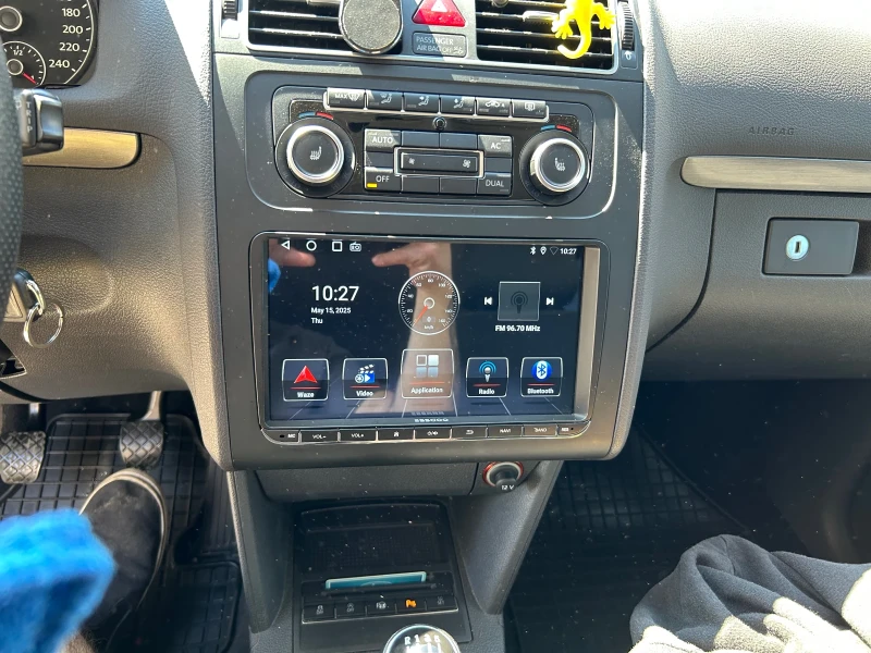 VW Touran, снимка 8 - Автомобили и джипове - 50309418