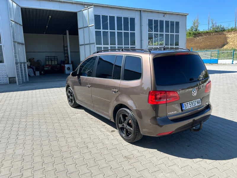 VW Touran, снимка 4 - Автомобили и джипове - 50309418