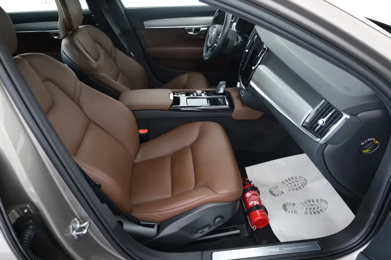 Volvo V90 T6/INSCRIPTION/341HP/PANO/NAVI/CAM/LED/KLESS/312g, снимка 16 - Автомобили и джипове - 51688337