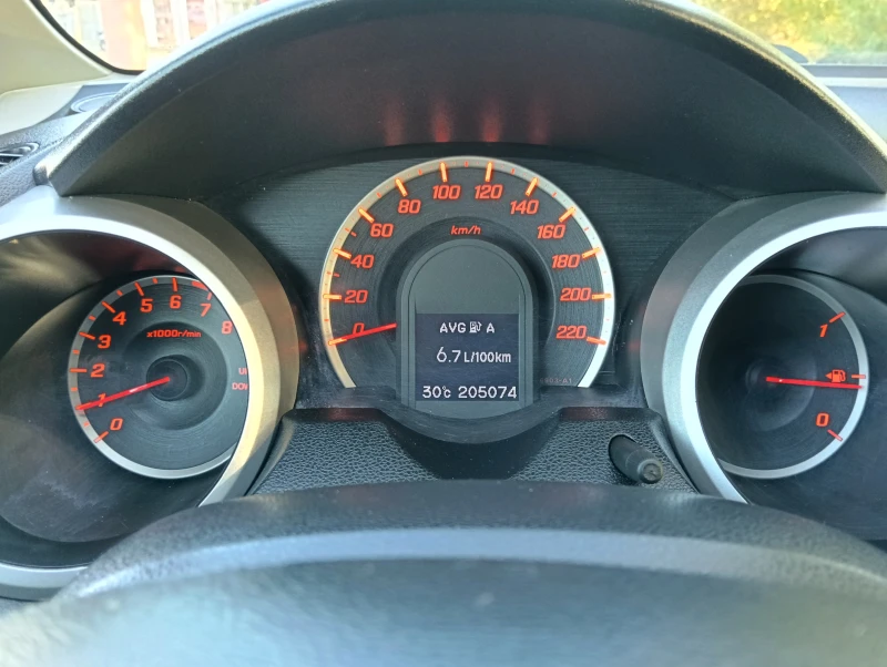 Honda Jazz 1.4i EXCLUSIVE, снимка 16 - Автомобили и джипове - 51771096