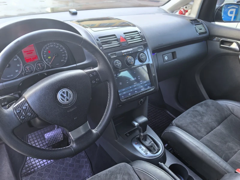 VW Touran, снимка 3 - Автомобили и джипове - 52883295