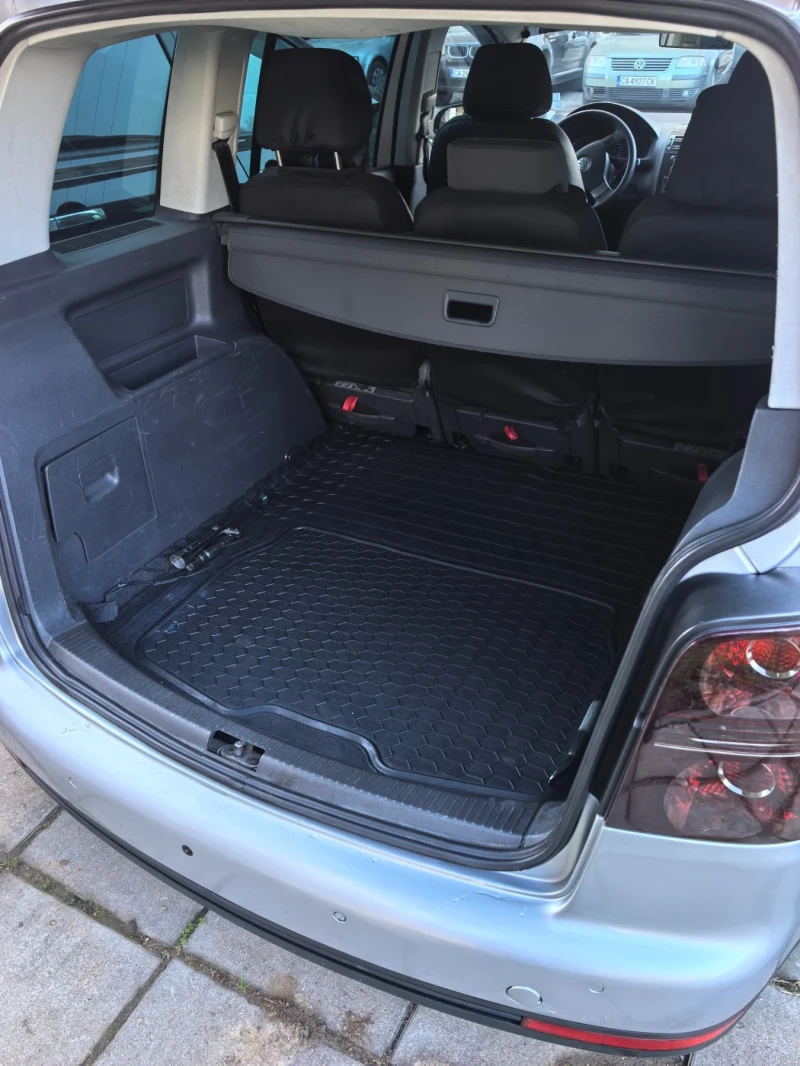 VW Touran, снимка 5 - Автомобили и джипове - 52883295