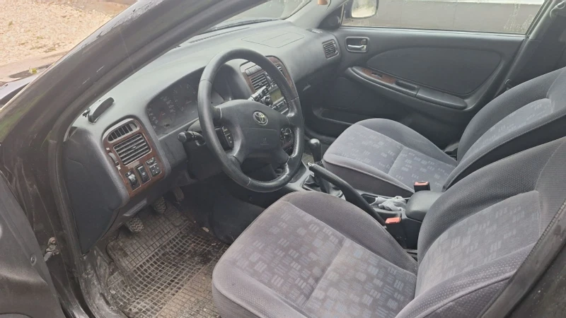 Toyota Avensis, снимка 5 - Автомобили и джипове - 52895936