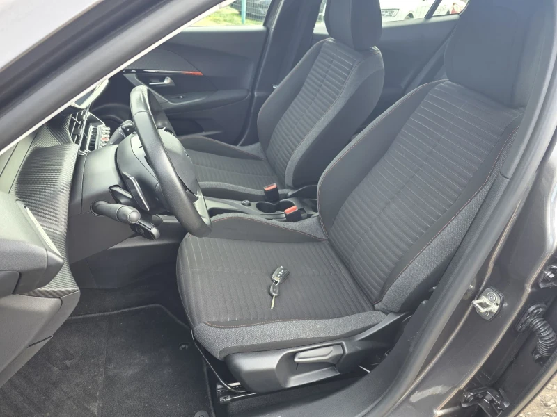 Peugeot 2008 1.2 i Turbo , снимка 8 - Автомобили и джипове - 53270048