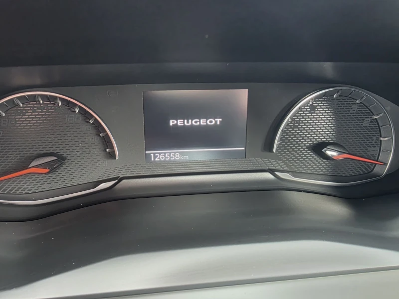 Peugeot 2008 1.2 i Turbo , снимка 14 - Автомобили и джипове - 53270048