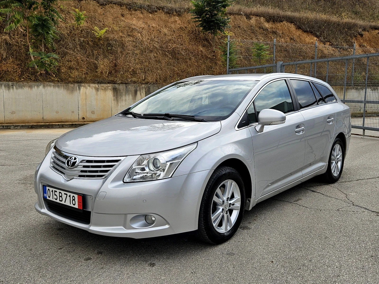 Toyota Avensis 2.0  АВТОМАТИК  - изображение 3