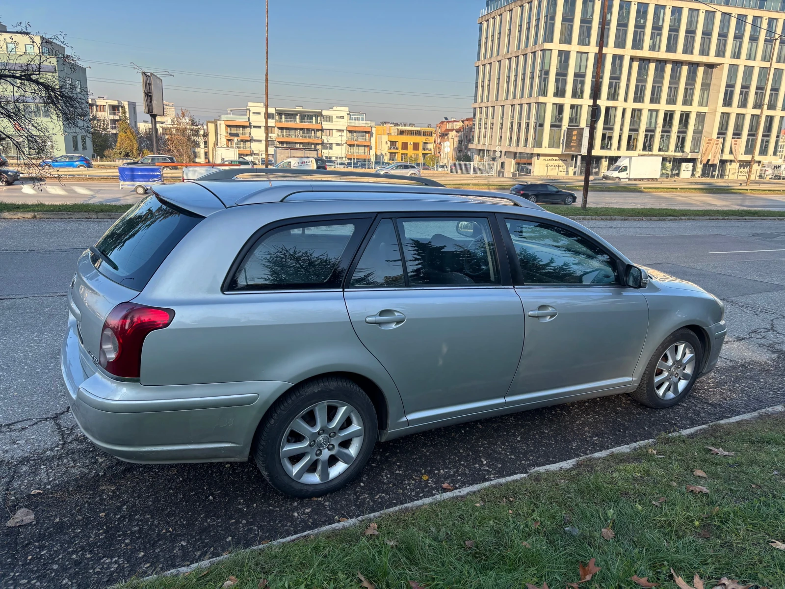 Toyota Avensis facelift - изображение 2