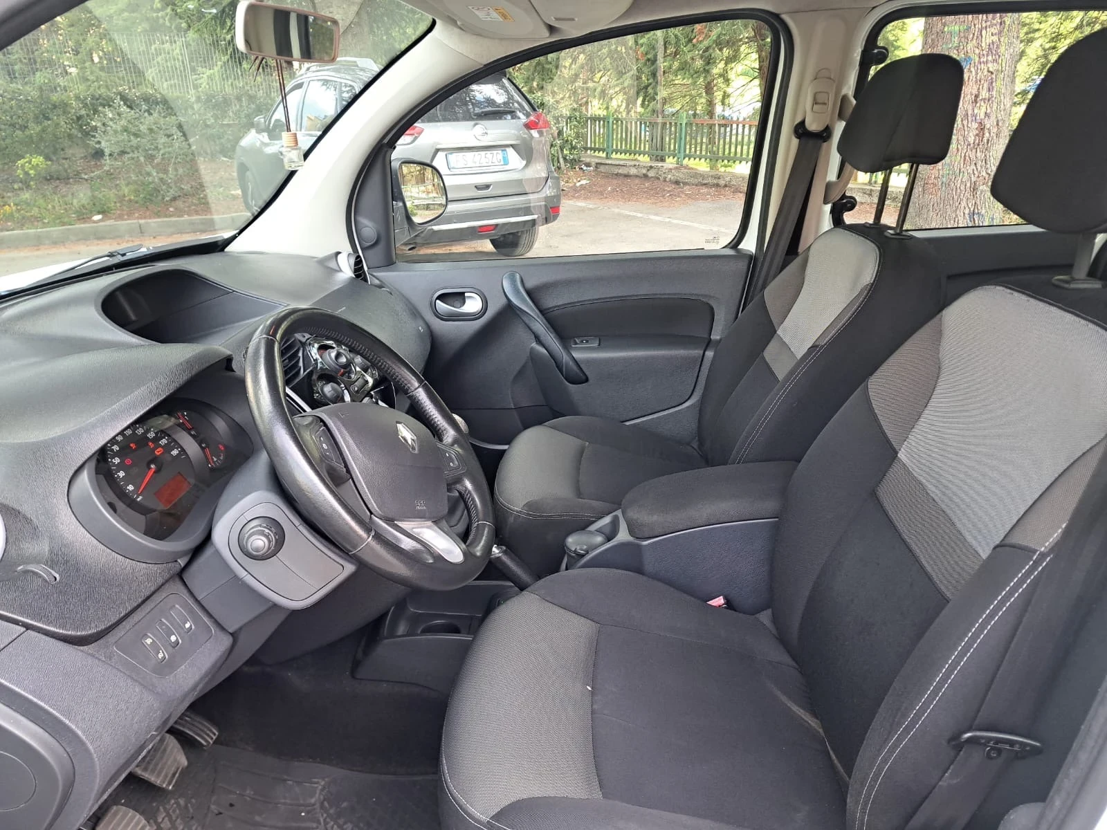 Renault Kangoo 7 Местен * Euro 6 - изображение 9