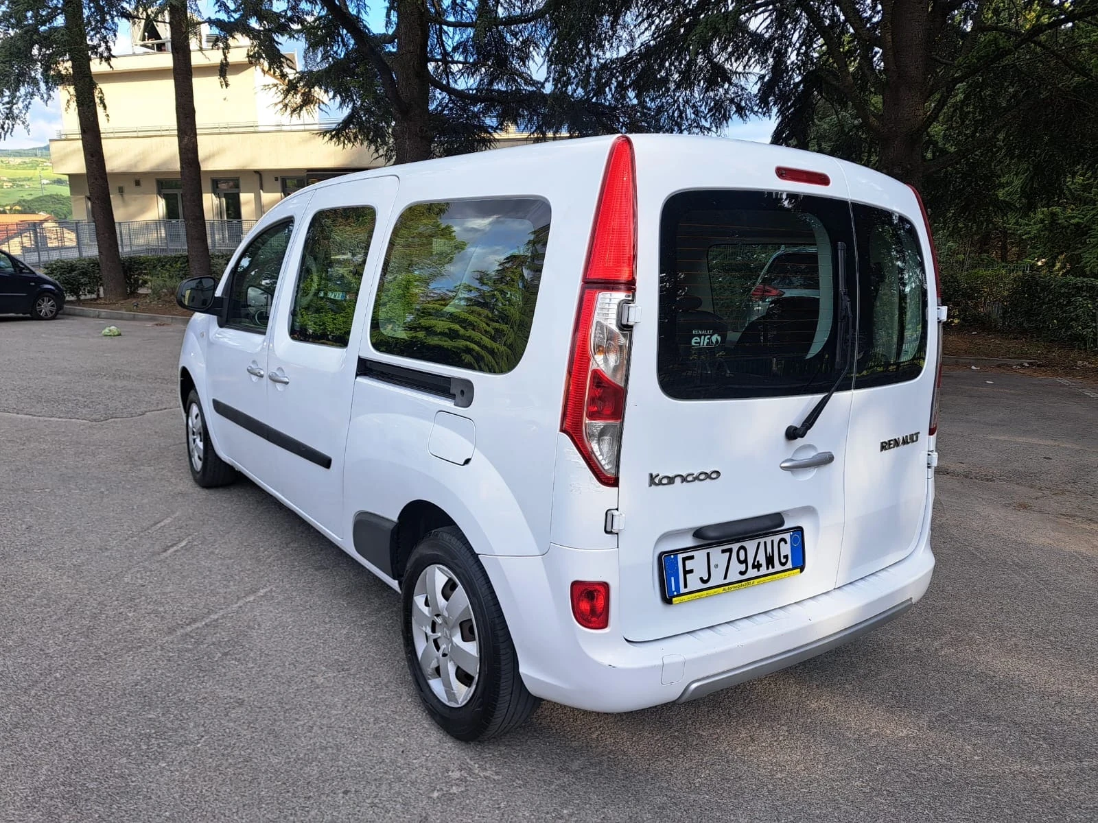 Renault Kangoo 7 Местен * Euro 6 - изображение 8