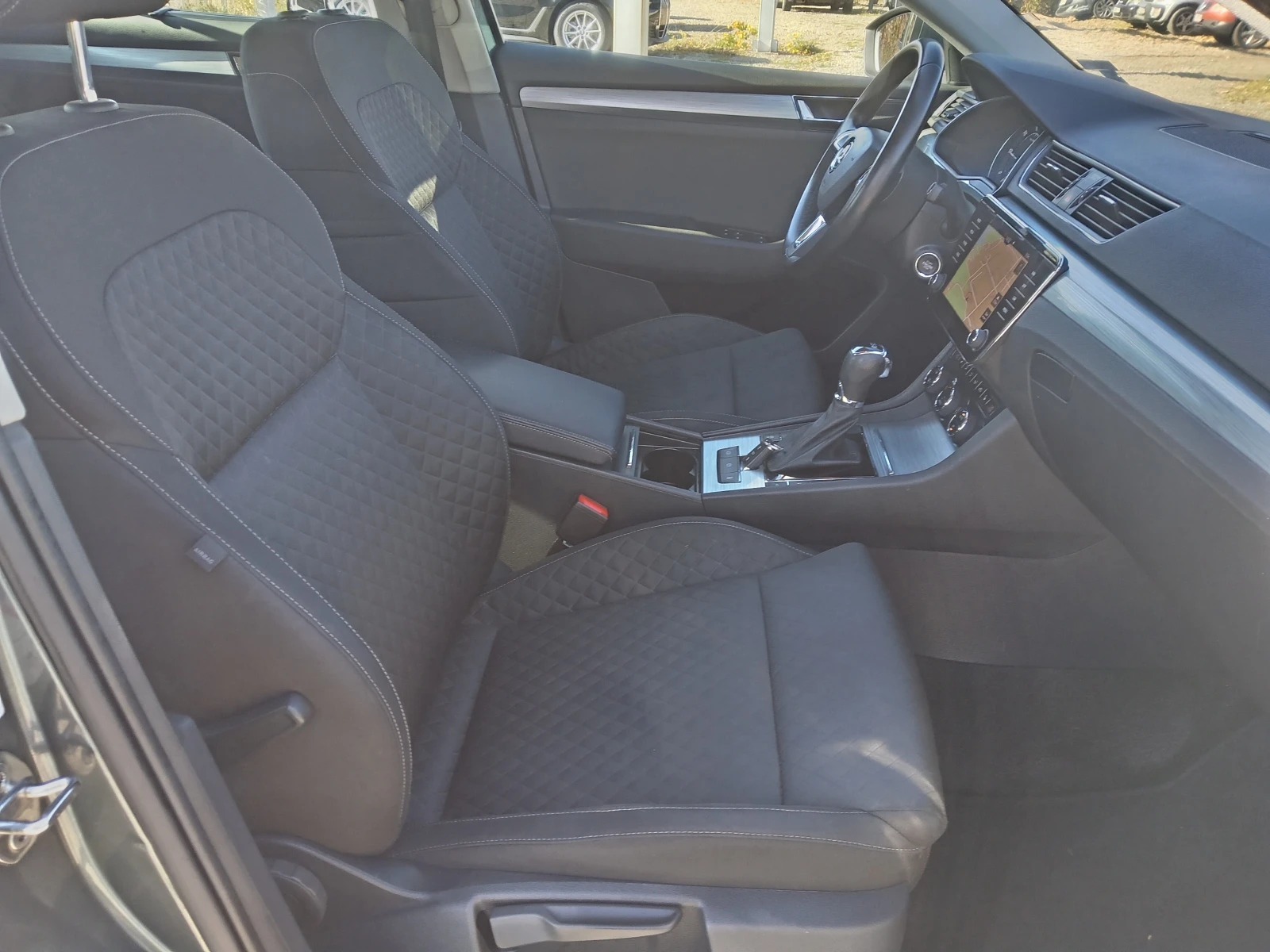 Skoda Superb 2.0TDI DSG - изображение 8