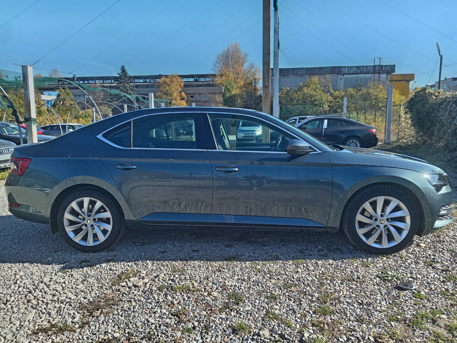 Skoda Superb 2.0TDI DSG - изображение 3