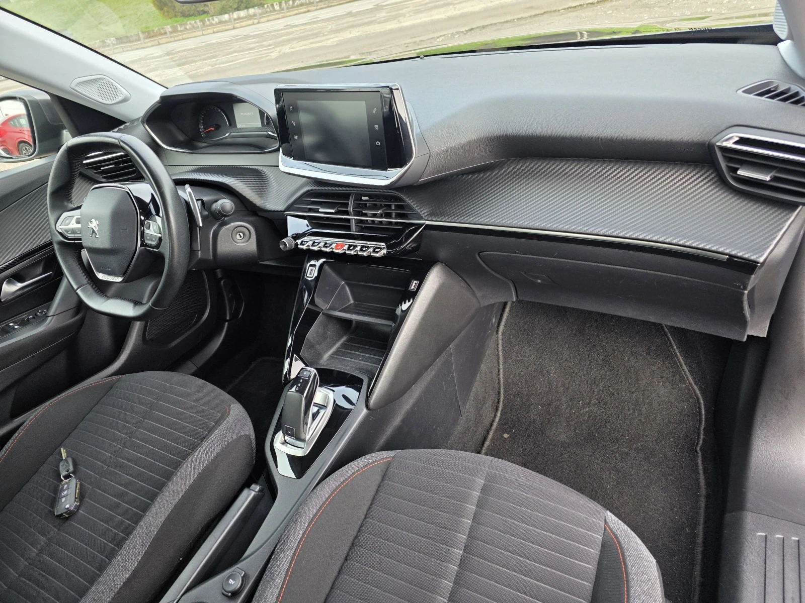 Peugeot 2008 1.2 i Turbo  - изображение 10