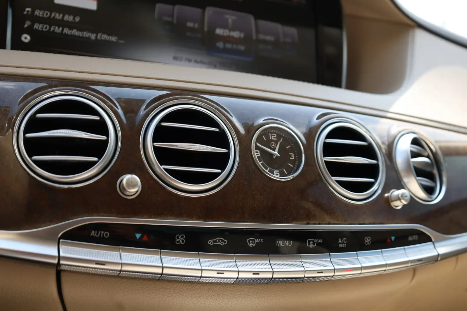 Mercedes-Benz S 400 BURMASTER| DISTRONIK| МАСАЖ| ОБДУХ| PANO| 360, снимка 15 - Автомобили и джипове - 53738790