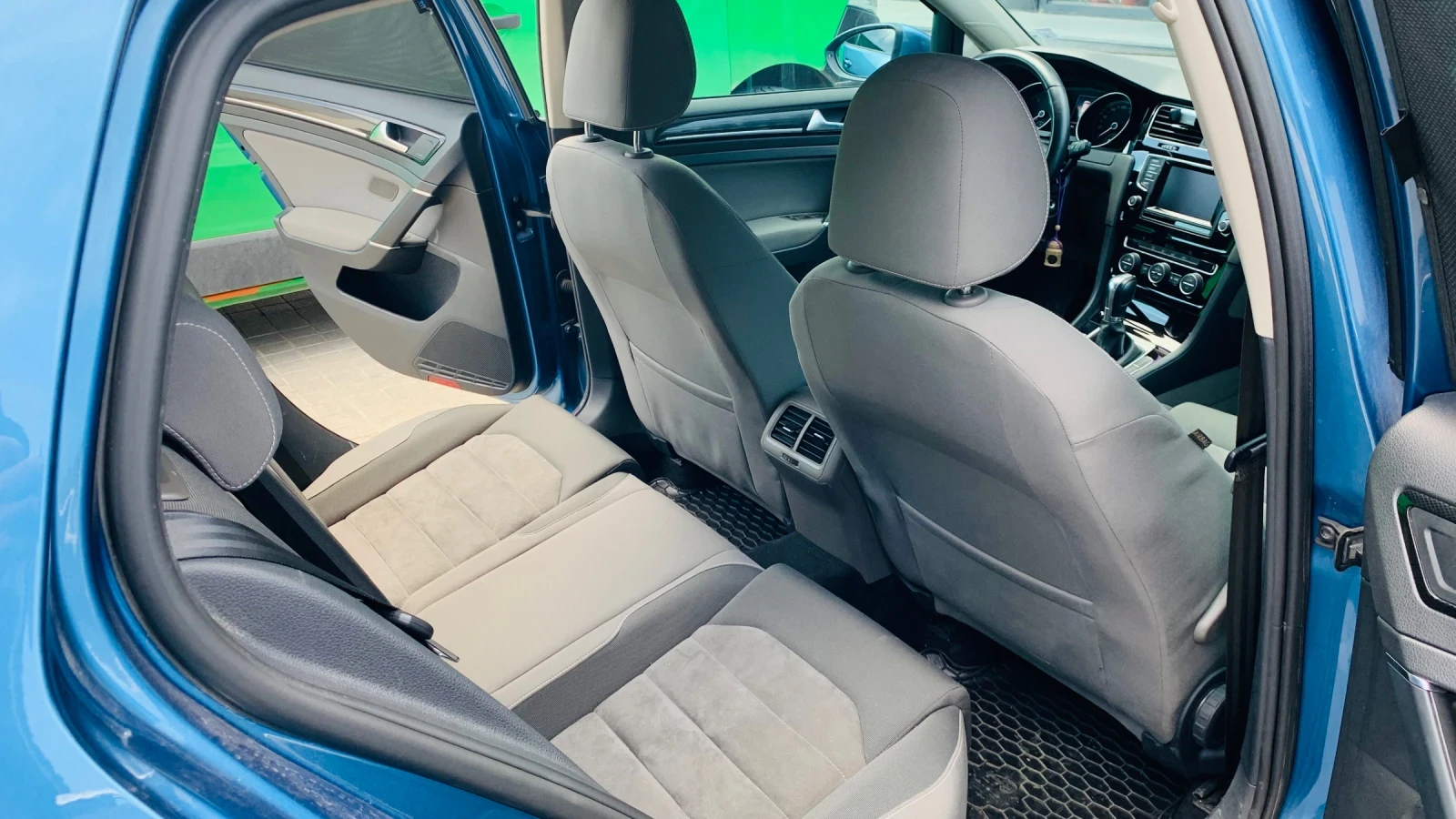 VW Golf 2.0 TDI Highline, снимка 10 - Автомобили и джипове - 54307302