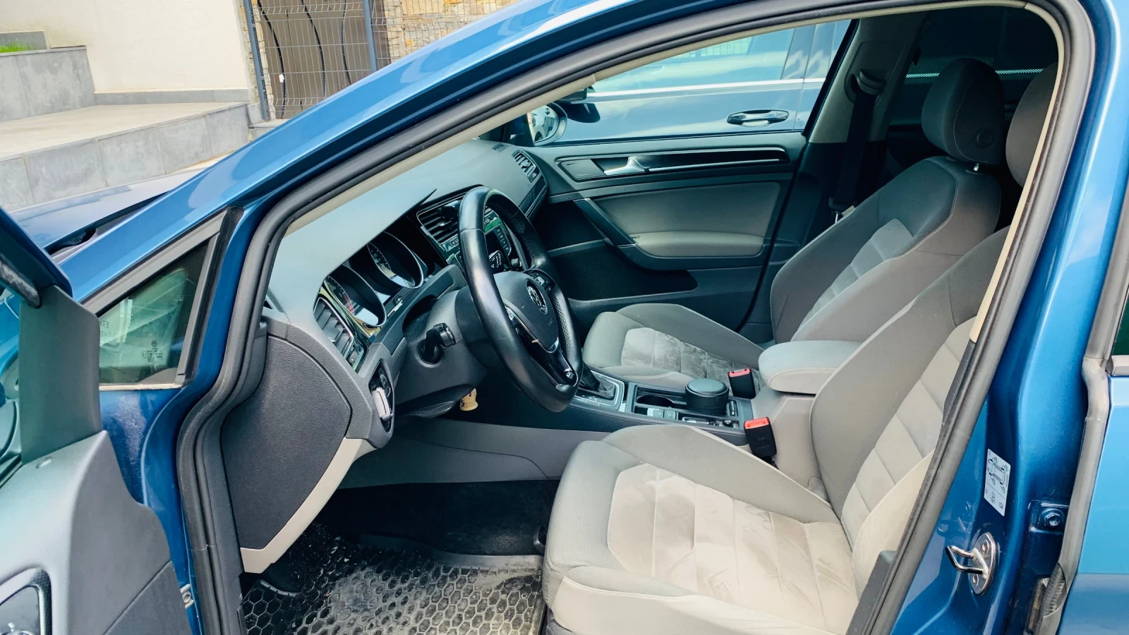 VW Golf 2.0 TDI Highline, снимка 9 - Автомобили и джипове - 54307302