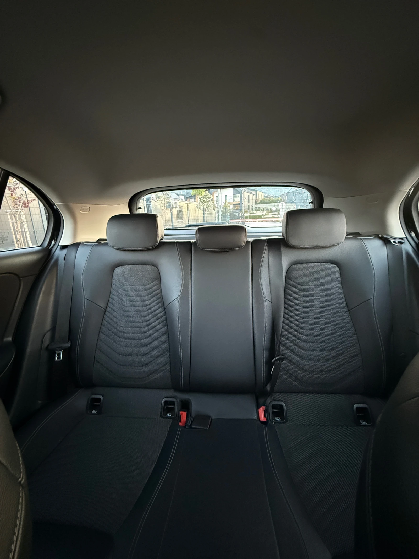 Mercedes-Benz A 180, снимка 12 - Автомобили и джипове - 54574691