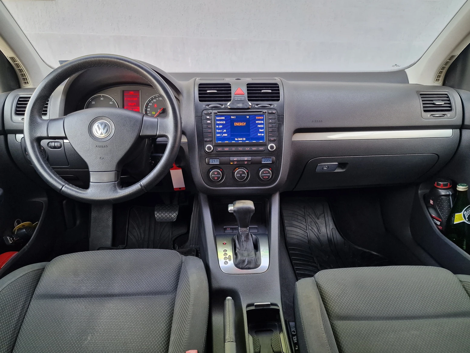 VW Golf 2.0 TDI Автоматик, снимка 15 - Автомобили и джипове - 55535580