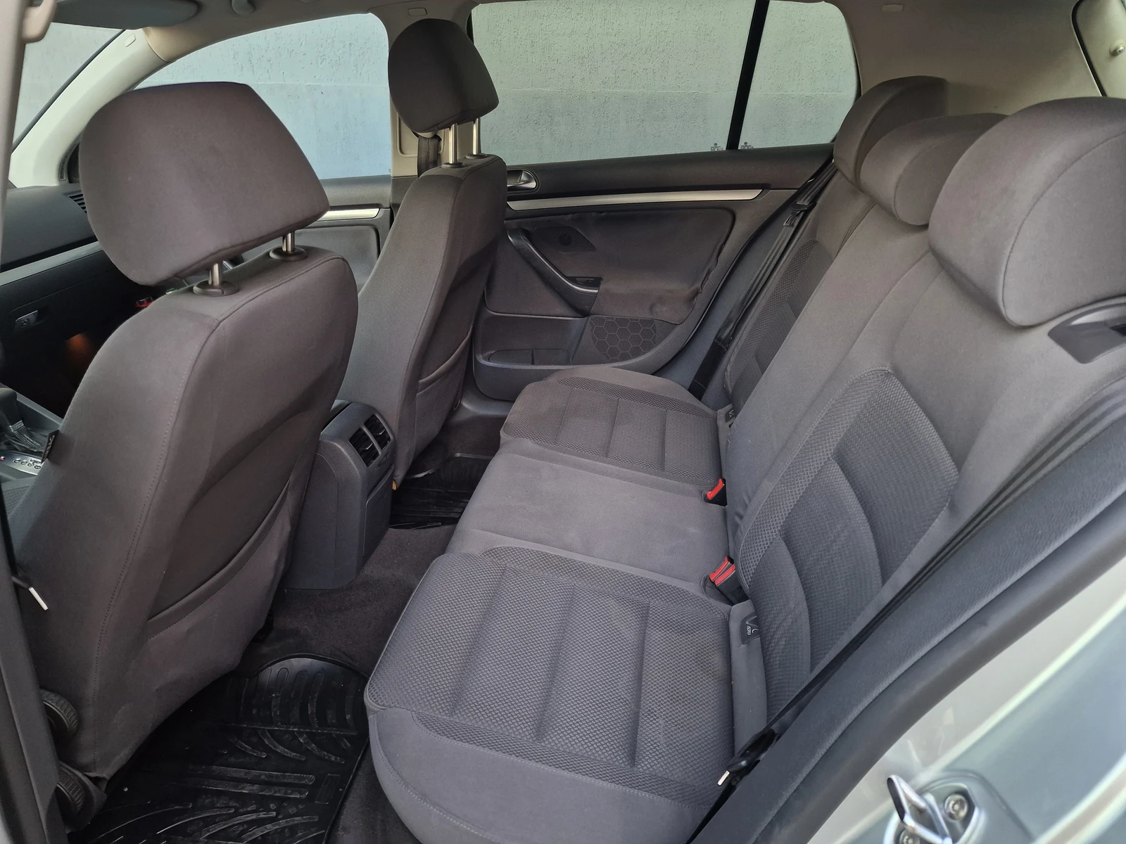 VW Golf 2.0 TDI Автоматик, снимка 13 - Автомобили и джипове - 55535580