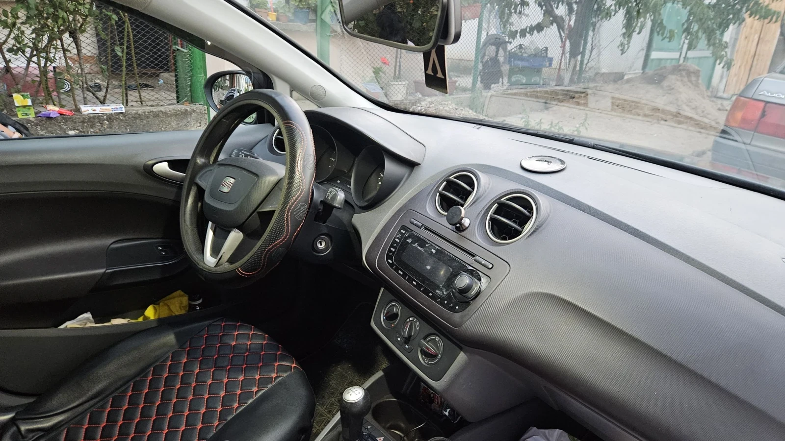 Seat Ibiza, снимка 6 - Автомобили и джипове - 55933300