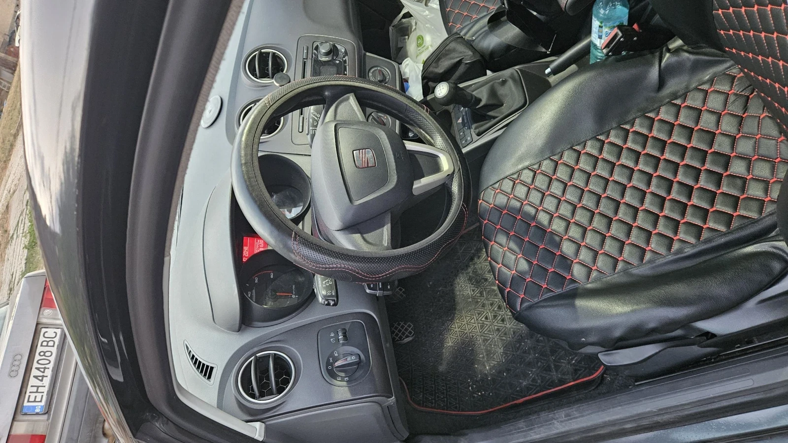 Seat Ibiza, снимка 7 - Автомобили и джипове - 55933300