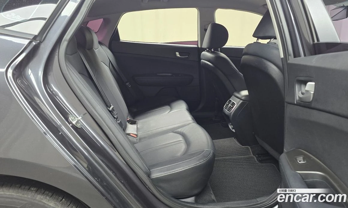 Kia K5 2.0 LPI Rental Car Luxury, снимка 12 - Автомобили и джипове - 55669060