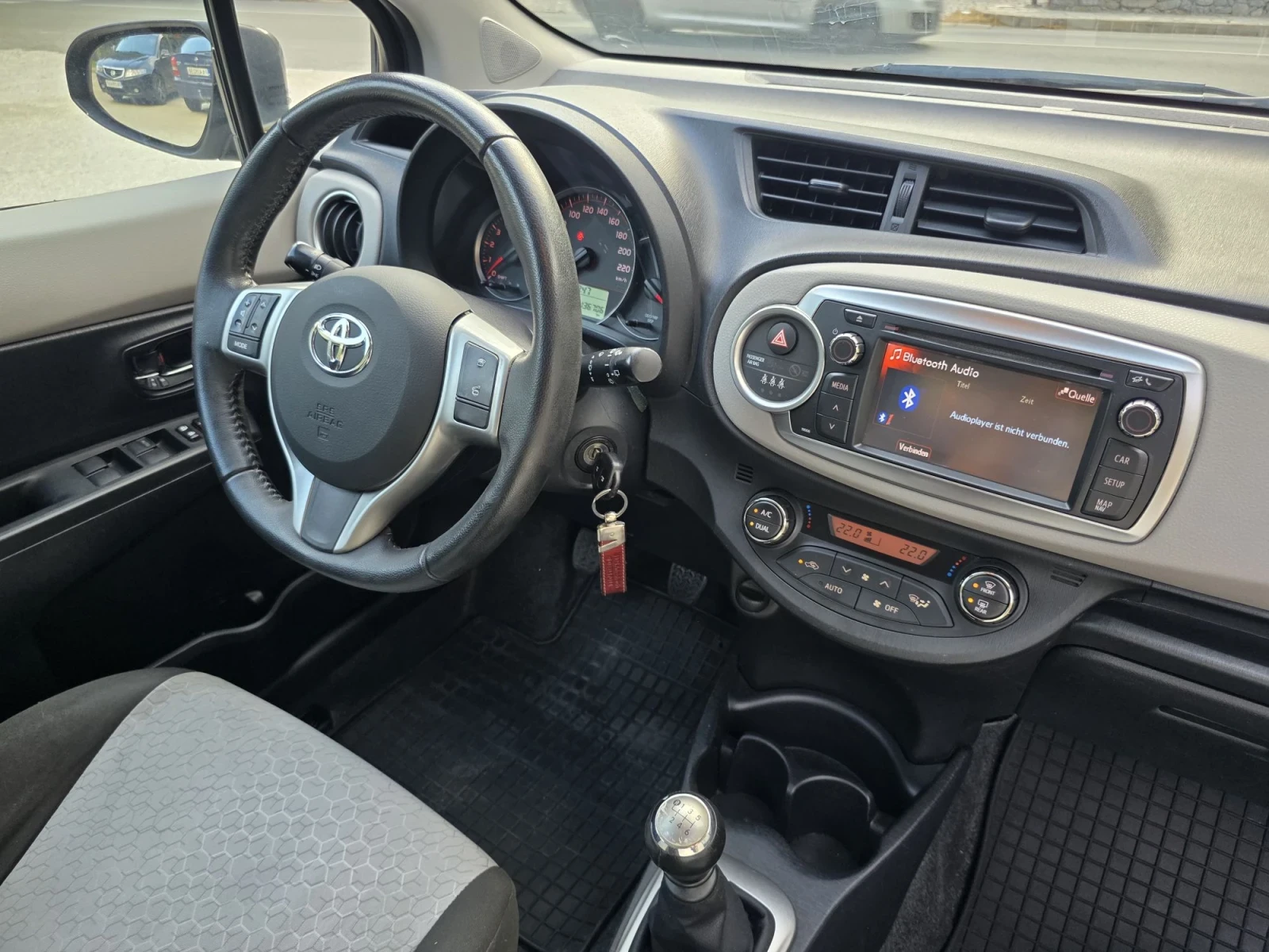 Toyota Yaris 1.4 D-4D НАВИ/Камера/Климатроник/ЕВРО5, снимка 13 - Автомобили и джипове - 55830380