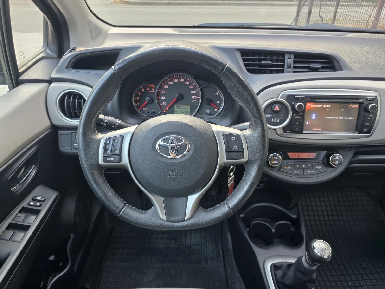 Toyota Yaris 1.4 D-4D НАВИ/Камера/Климатроник/ЕВРО5, снимка 15 - Автомобили и джипове - 55830380