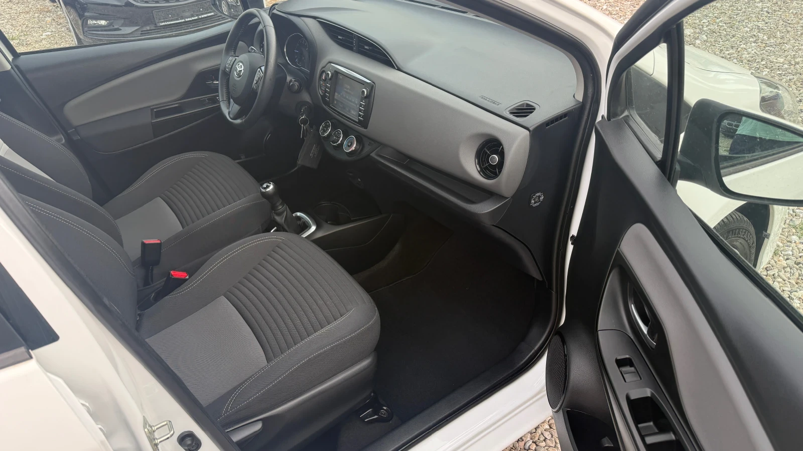 Toyota Yaris 1.0 i  | Mobile.bg � ����������� 10