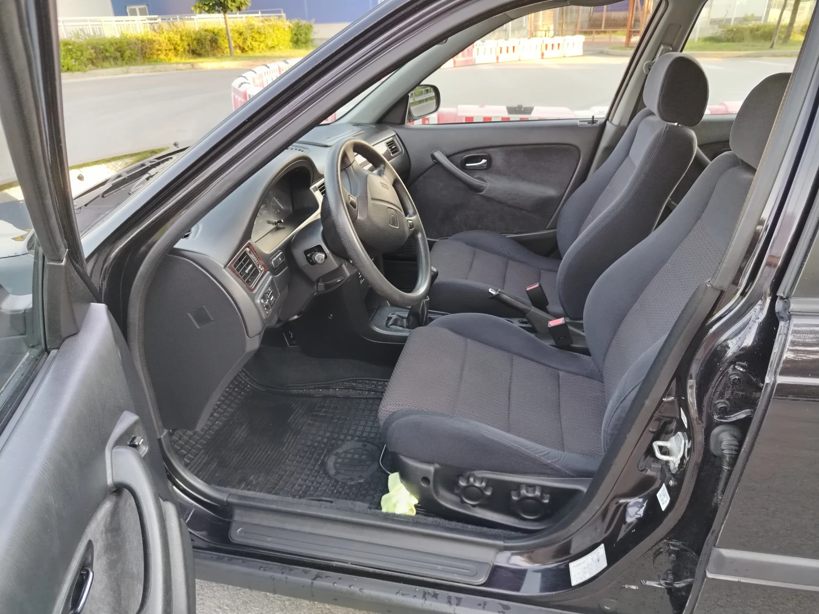 Honda Civic 1.4 16V, с климатик, снимка 7 - Автомобили и джипове - 56045141