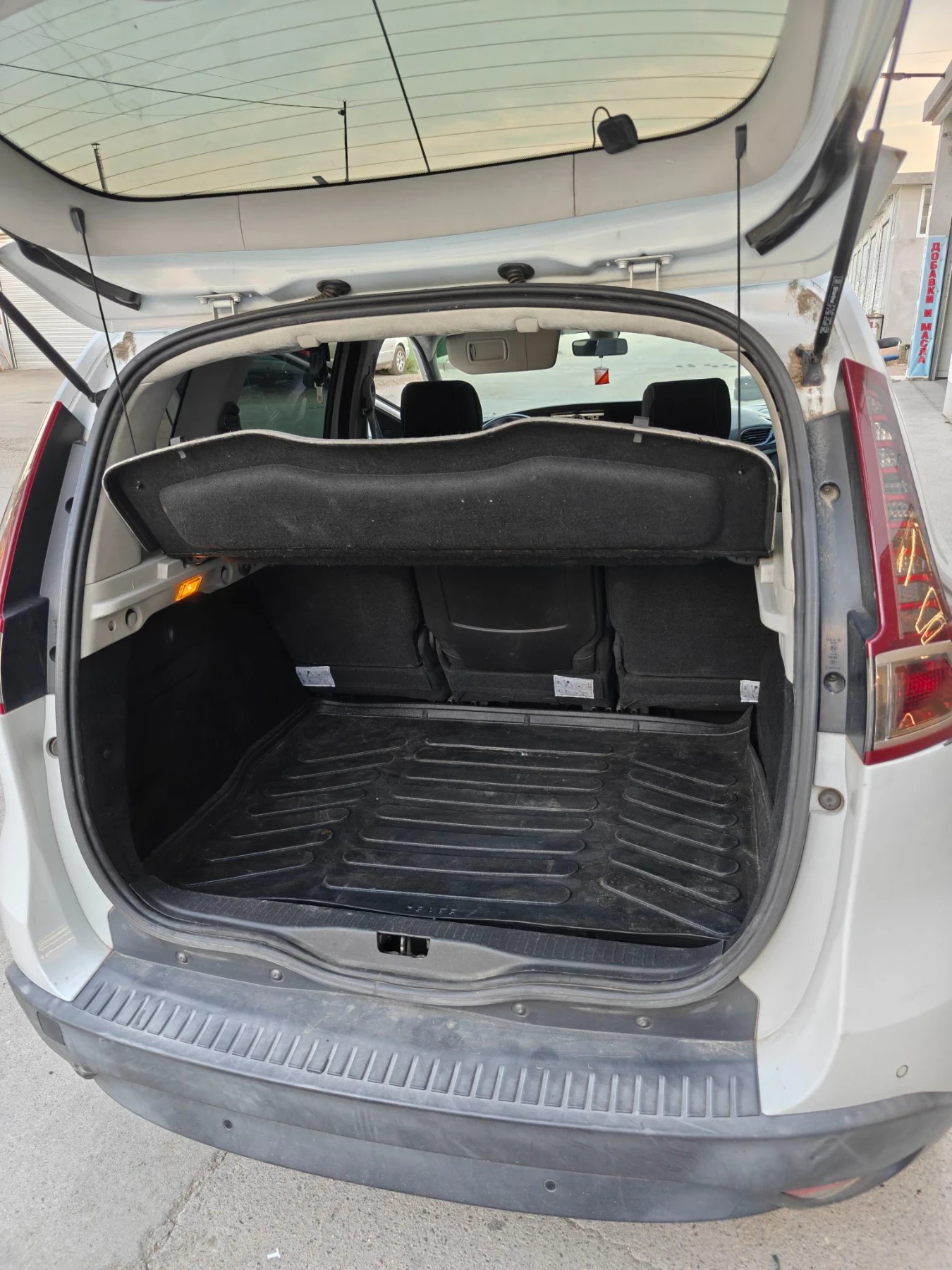 Renault Scenic 1.5dCI, снимка 11 - Автомобили и джипове - 56144372