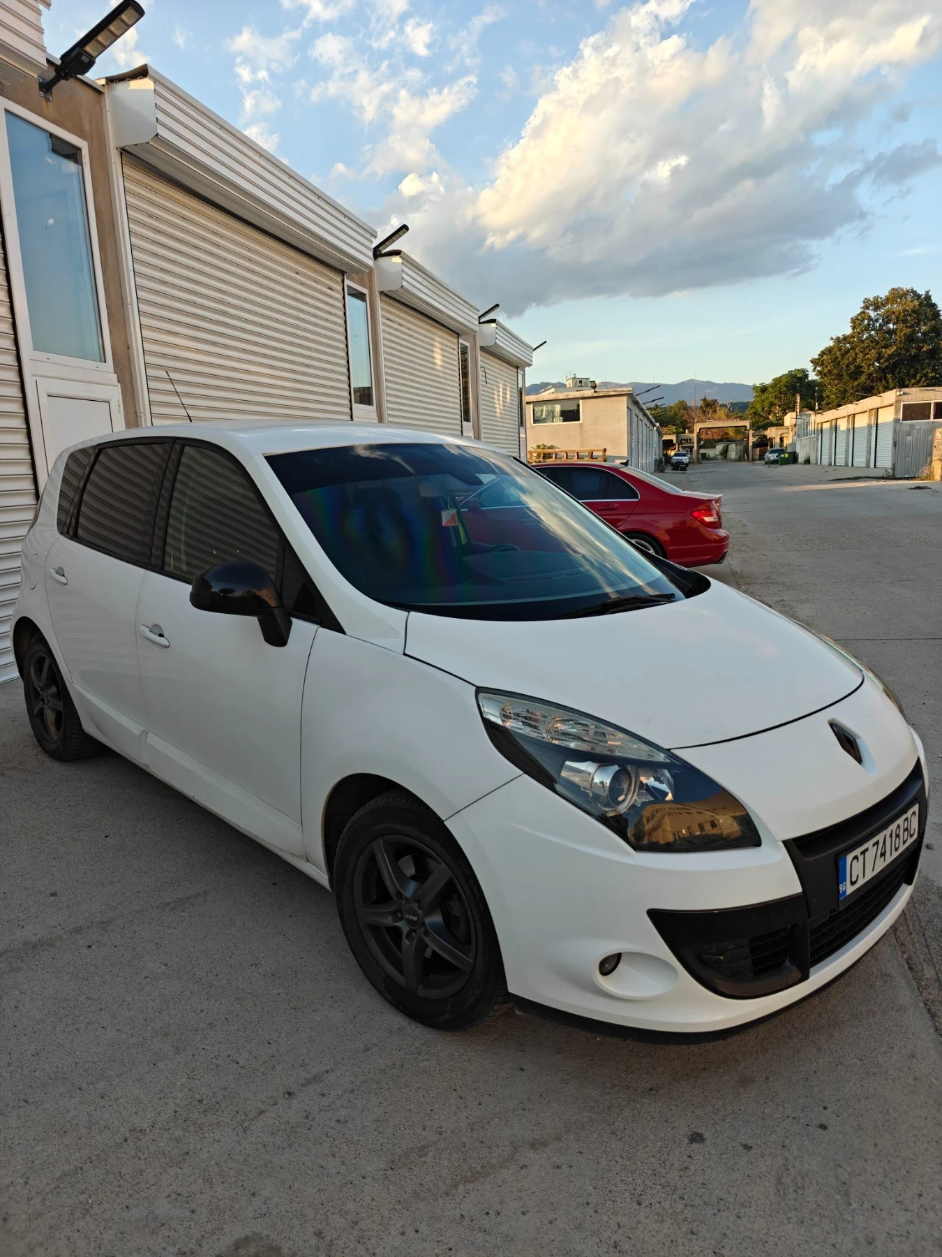 Renault Scenic 1.5dCI, снимка 5 - Автомобили и джипове - 56144372