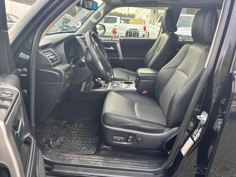 Toyota 4runner CARFAX* АВТОФИНАНСИРАНЕ БЕЗ ПЪРВОНАЧАЛНА ВНОСКА, снимка 5 - Автомобили и джипове - 53019406