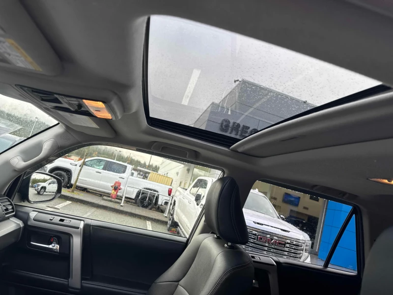 Toyota 4runner CARFAX* АВТОФИНАНСИРАНЕ БЕЗ ПЪРВОНАЧАЛНА ВНОСКА, снимка 10 - Автомобили и джипове - 53019406