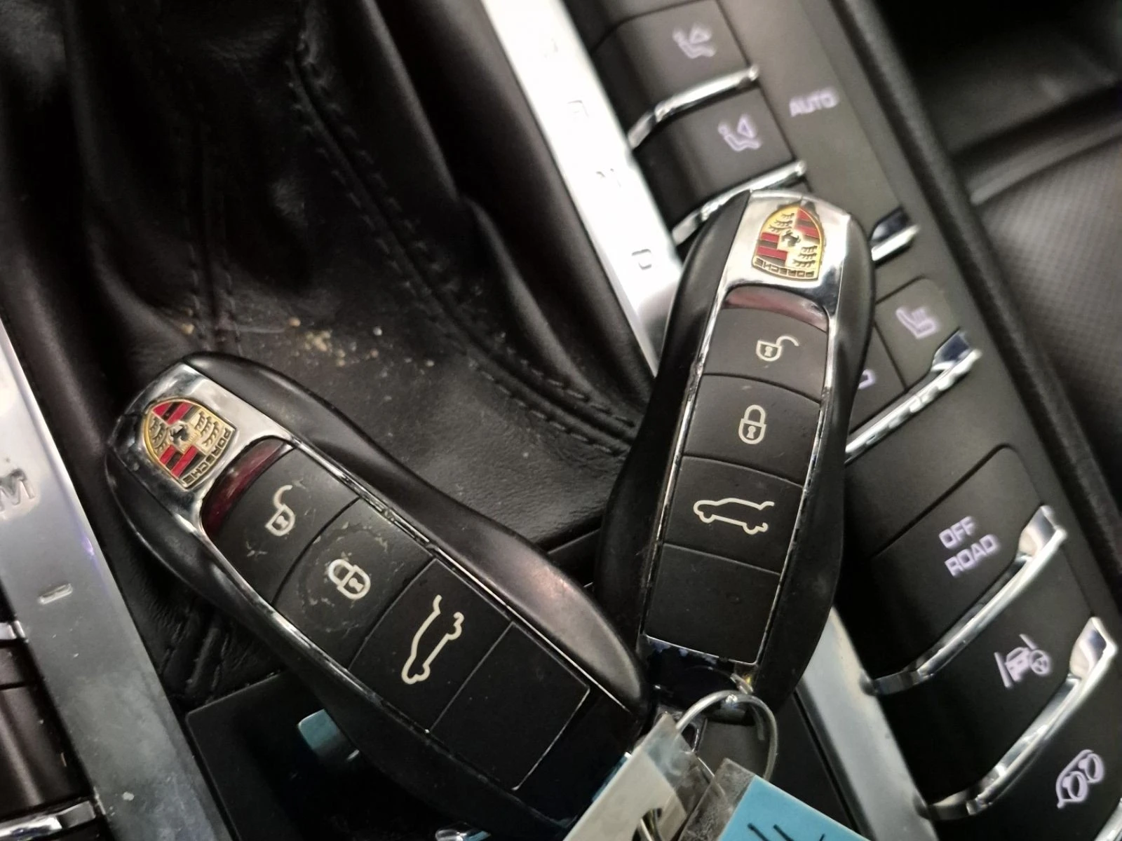 Porsche Macan TURBO РЕГИСТРАЦИЯ & ОБСЛУЖВАНЕ, снимка 7 - Автомобили и джипове - 54114982