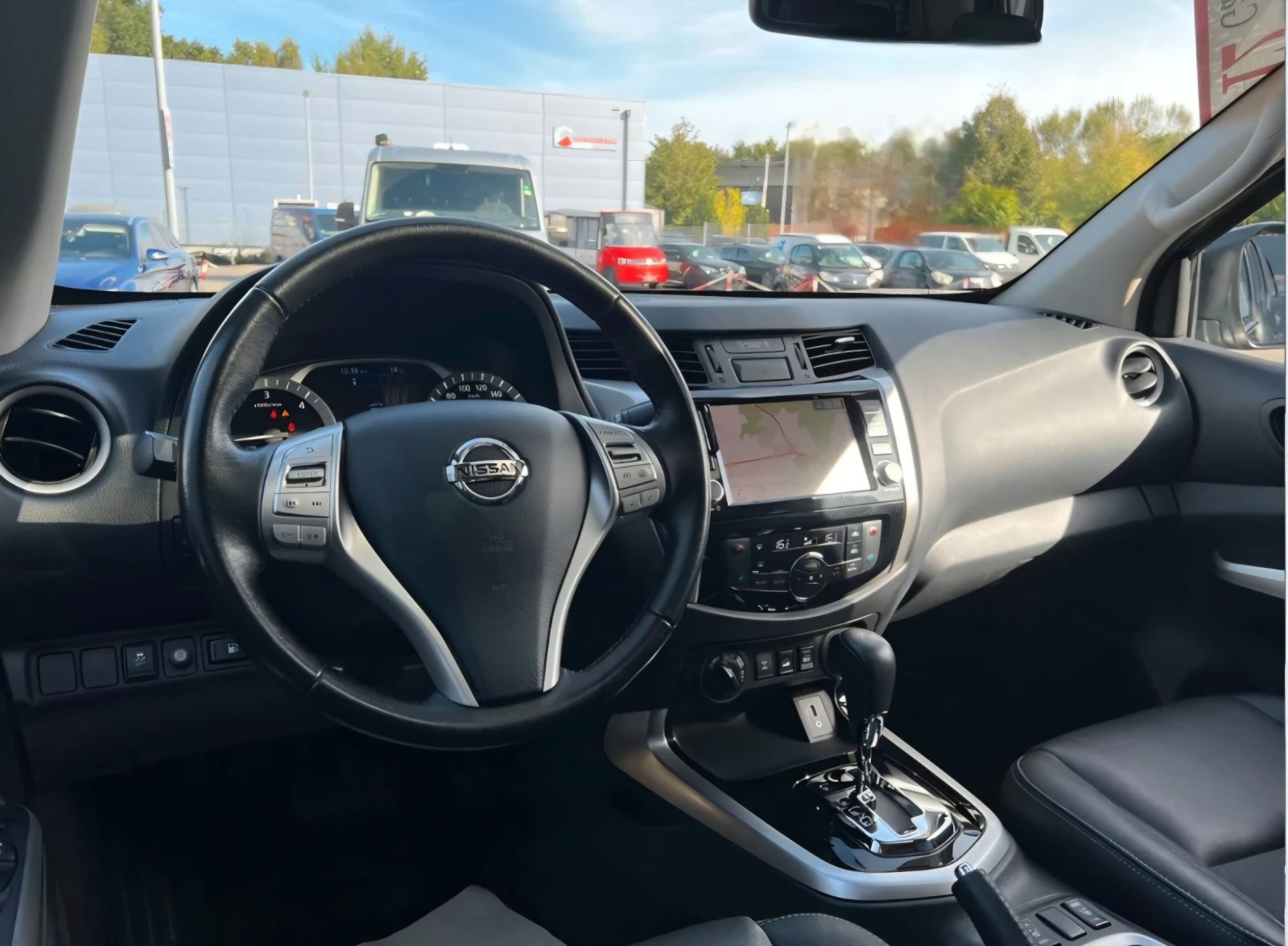 Nissan Navara, снимка 9 - Автомобили и джипове - 54157468