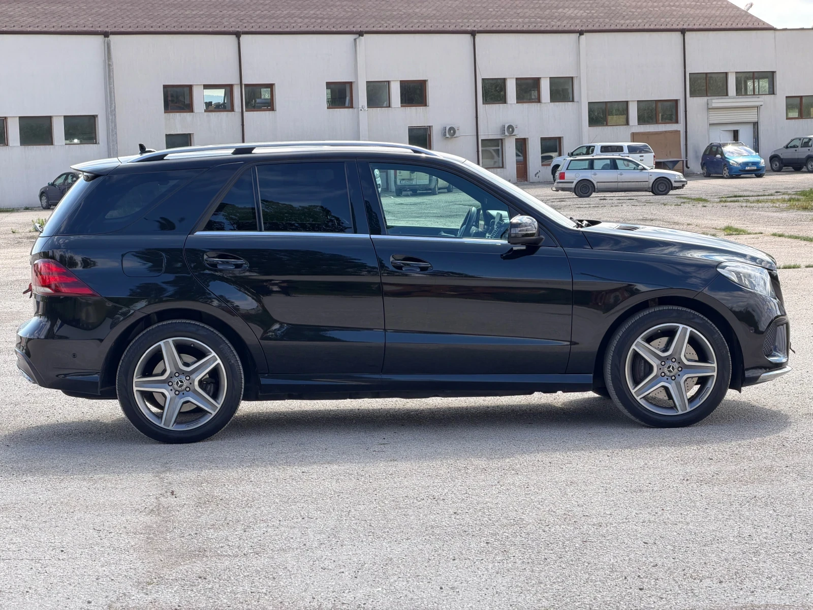 Mercedes-Benz GLE 350 AMG FULL, снимка 3 - Автомобили и джипове - 54554704