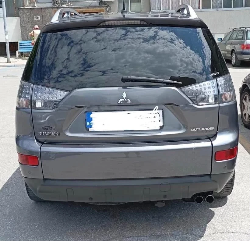 Mitsubishi Outlander 2.0 Di-D, снимка 2 - Автомобили и джипове - 54734737