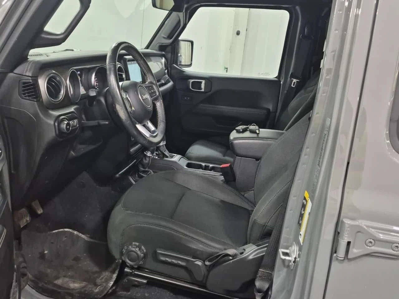 Jeep Wrangler * Sahara * CARFAX * БЕЗ ПЪРВОНАЧАЛНА ВНОСКА, снимка 5 - Автомобили и джипове - 55500154