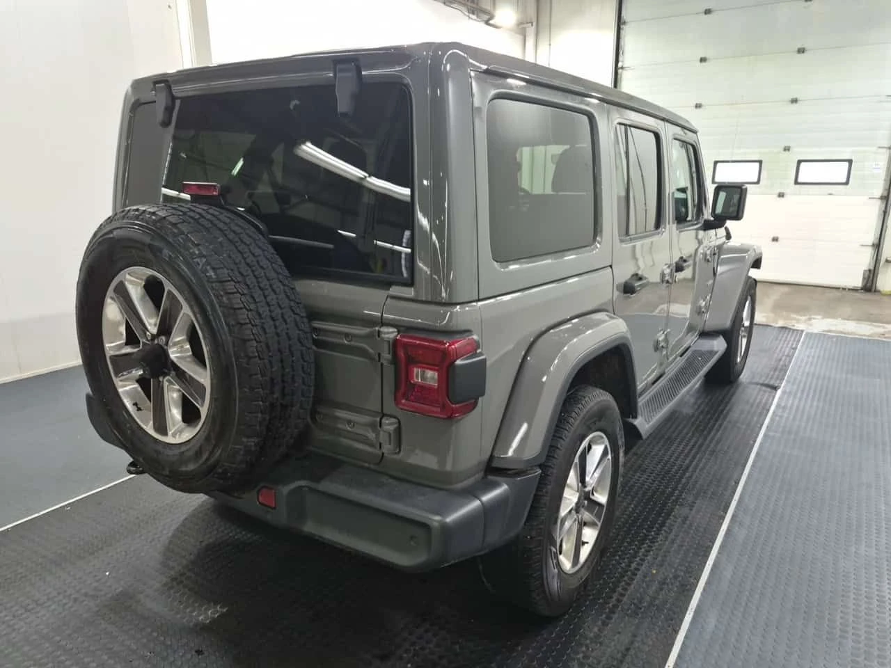 Jeep Wrangler * Sahara * CARFAX * БЕЗ ПЪРВОНАЧАЛНА ВНОСКА, снимка 9 - Автомобили и джипове - 55500154