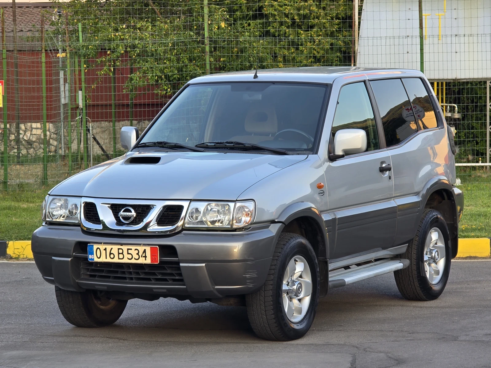 Nissan Terrano Уникат внос Италия продажба на лизинг, снимка 2 - Автомобили и джипове - 55547399