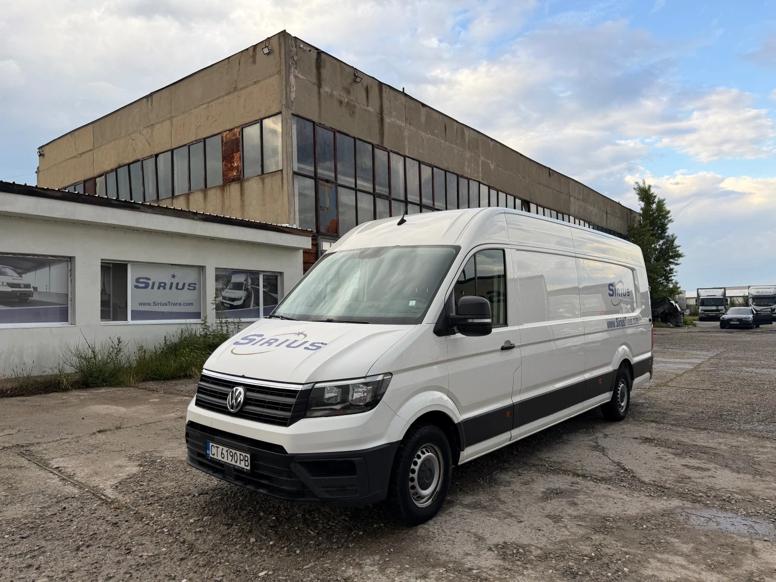 VW Crafter 2.0TDI , снимка 2 - Бусове и автобуси - 55117670