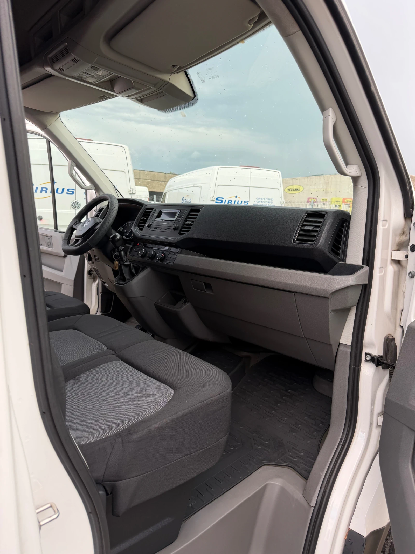 VW Crafter 2.0TDI , снимка 10 - Бусове и автобуси - 55117670