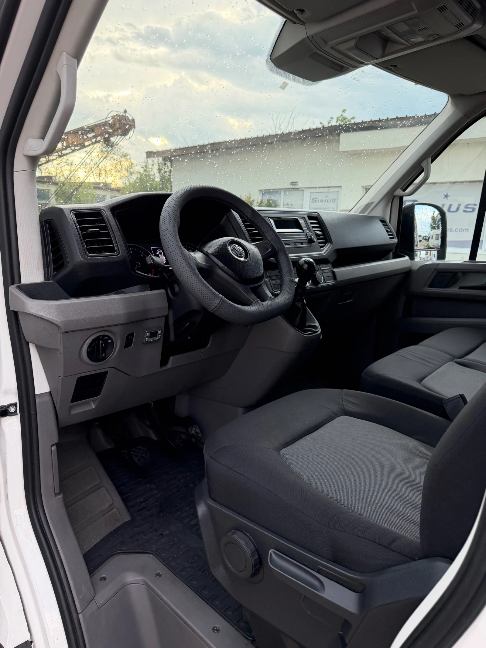 VW Crafter 2.0TDI , снимка 11 - Бусове и автобуси - 55117670