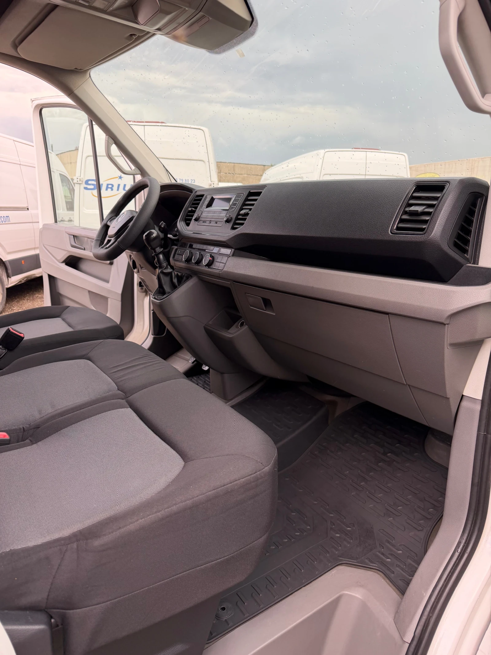 VW Crafter 2.0TDI , снимка 12 - Бусове и автобуси - 55117670
