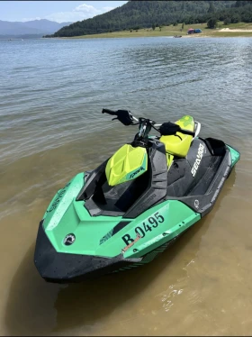 Джет Bombardier Sea Doo Spark Trixx 2up, снимка 1 - Воден транспорт - 48475217