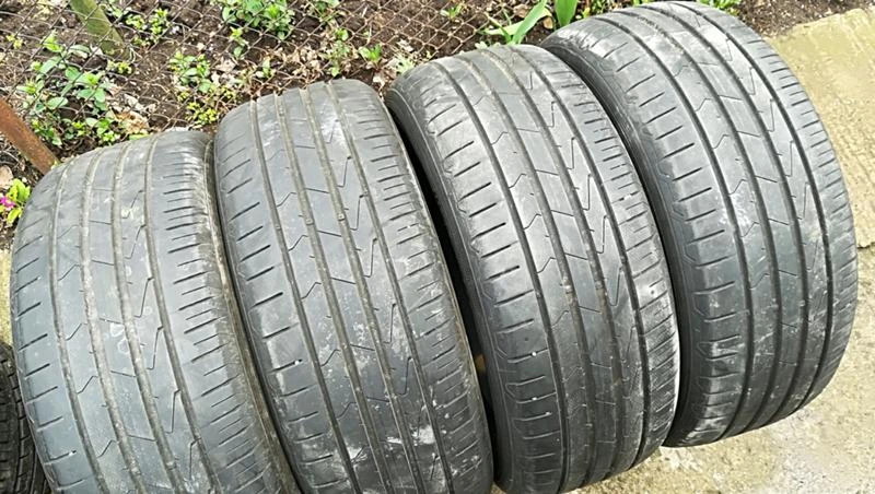 Гуми Летни 215/55R17, снимка 2 - Гуми и джанти - 25087050