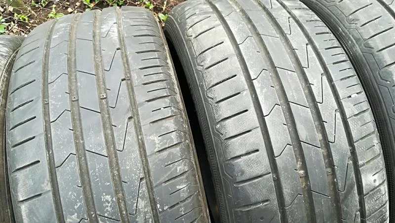 Гуми Летни 215/55R17, снимка 4 - Гуми и джанти - 25087050