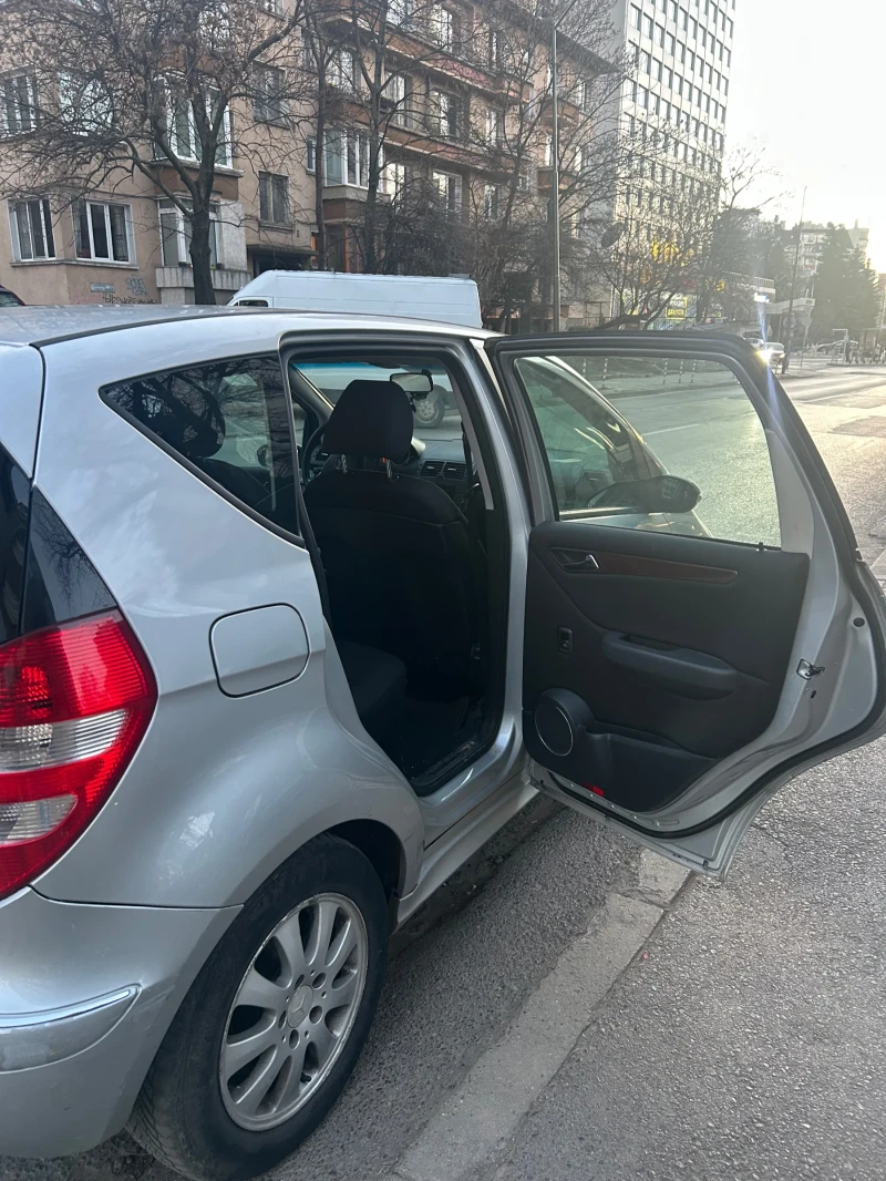 Mercedes-Benz A 180, снимка 3 - Автомобили и джипове - 49455715