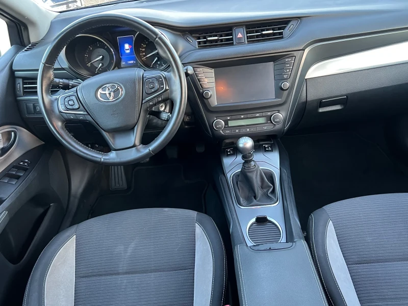 Toyota Avensis Executive , снимка 8 - Автомобили и джипове - 50367964